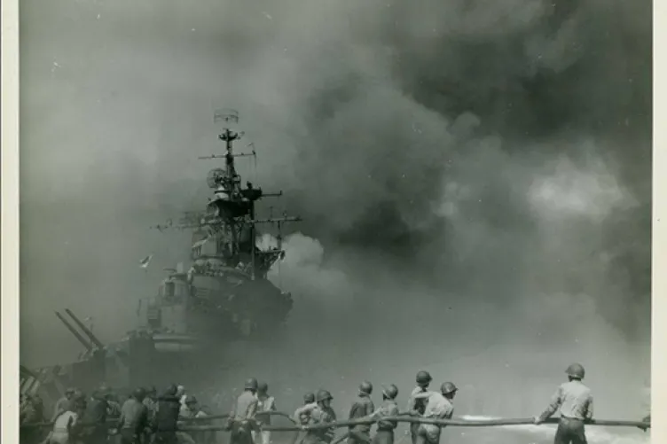 japanese kamikaze attack on uss intrepid